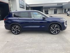 Photo of the vehicle Mitsubishi Outlander