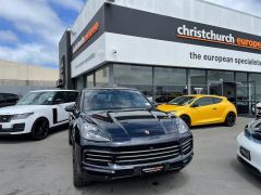 Photo of the vehicle Porsche Cayenne