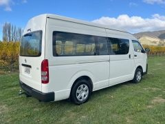 Photo of the vehicle Toyota HiAce