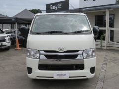 Photo of the vehicle Toyota HiAce