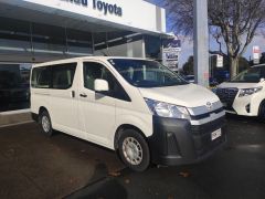 Photo of the vehicle Toyota HiAce