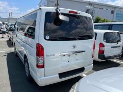 Photo of the vehicle Toyota HiAce