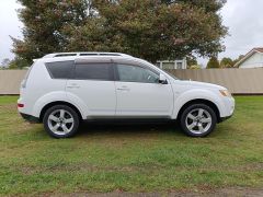 Photo of the vehicle Mitsubishi Outlander