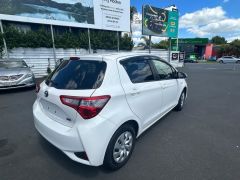 Photo of the vehicle Toyota Vitz