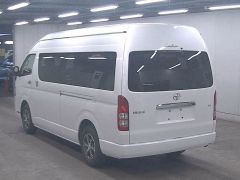 Photo of the vehicle Toyota HiAce