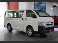 Photo of the vehicle Toyota HiAce