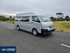 Photo of the vehicle Toyota HiAce