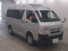 Photo of the vehicle Toyota HiAce