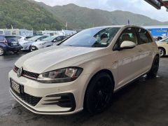 Photo of the vehicle Volkswagen Golf