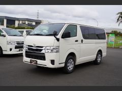 Photo of the vehicle Toyota HiAce