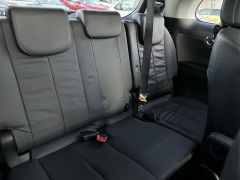 Photo of the vehicle Toyota Estima