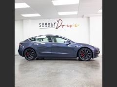 Photo of the vehicle Tesla Model 3