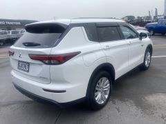 Photo of the vehicle Mitsubishi Outlander