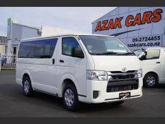 Photo of the vehicle Toyota HiAce