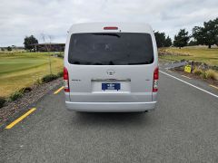 Photo of the vehicle Toyota HiAce