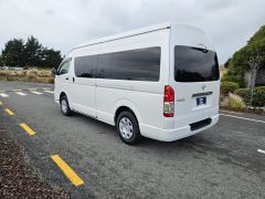 Photo of the vehicle Toyota HiAce