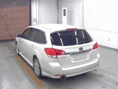 Photo of the vehicle Subaru Legacy