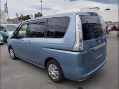 Photo of the vehicle Nissan Serena