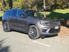 Photo of the vehicle Jeep Grand Cherokee