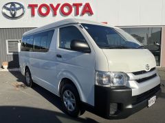 Photo of the vehicle Toyota HiAce