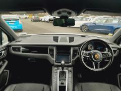 Photo of the vehicle Porsche Macan