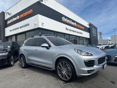 Photo of the vehicle Porsche Cayenne