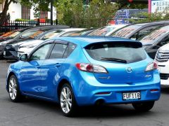 Photo of the vehicle Mazda Axela