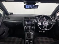 Photo of the vehicle Volkswagen Golf