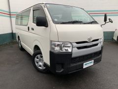 Photo of the vehicle Toyota HiAce