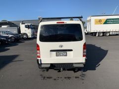 Photo of the vehicle Toyota HiAce