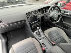 Photo of the vehicle Volkswagen Golf