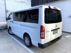 Photo of the vehicle Toyota HiAce