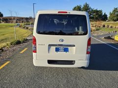 Photo of the vehicle Toyota HiAce