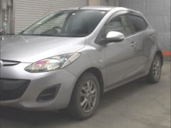 Photo of the vehicle Mazda Demio