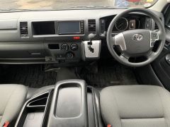 Photo of the vehicle Toyota HiAce