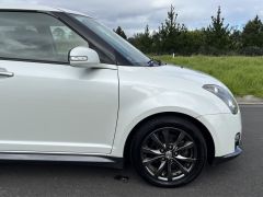 Photo of the vehicle Suzuki Swift