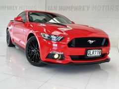 Photo of the vehicle Ford Mustang