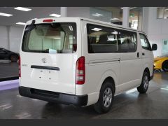 Photo of the vehicle Toyota HiAce