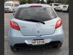 Photo of the vehicle Mazda Demio