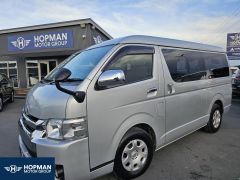 Photo of the vehicle Toyota HiAce