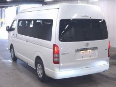 Photo of the vehicle Toyota HiAce