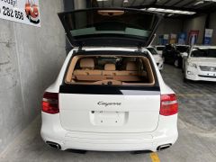 Photo of the vehicle Porsche Cayenne