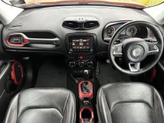 Photo of the vehicle Jeep Renegade