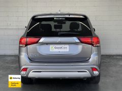 Photo of the vehicle Mitsubishi Outlander