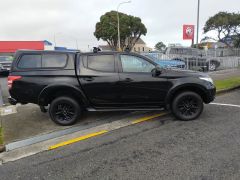 Photo of the vehicle Mitsubishi Triton