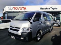 Photo of the vehicle Toyota HiAce