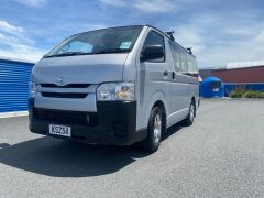 Photo of the vehicle Toyota HiAce