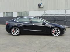 Photo of the vehicle Tesla Model 3