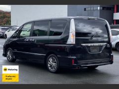 Photo of the vehicle Nissan Serena