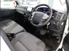 Photo of the vehicle Toyota HiAce